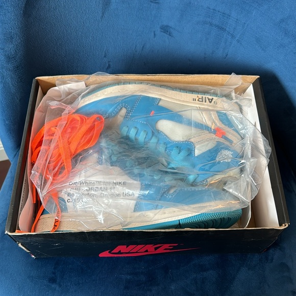 Off-White x Nike Air Jordan 1 Retro High OG ‘UNC’ Iconic Sneaker - Picture 10 of 12